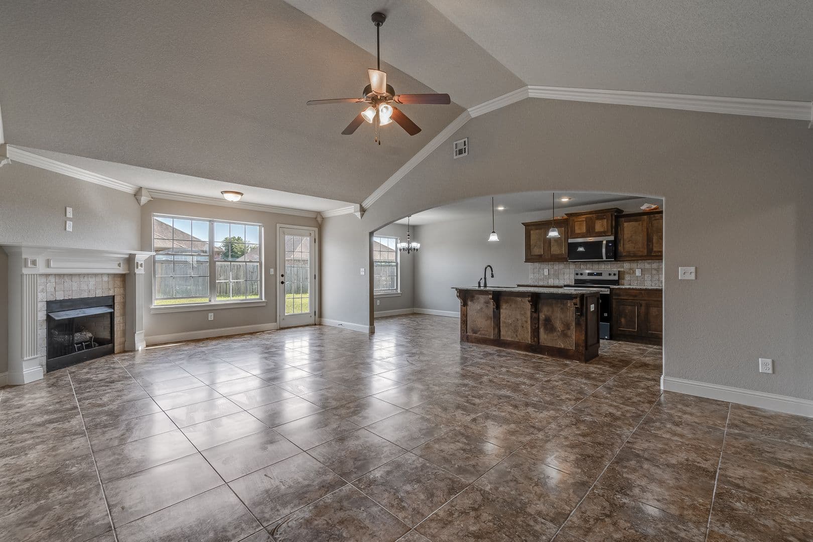 Bentonville House: 2703 SW Warberry Ave