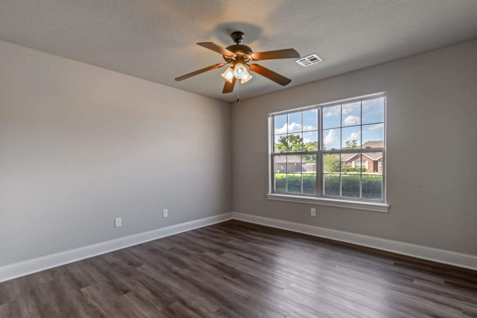 Bentonville House: 2703 SW Warberry Ave