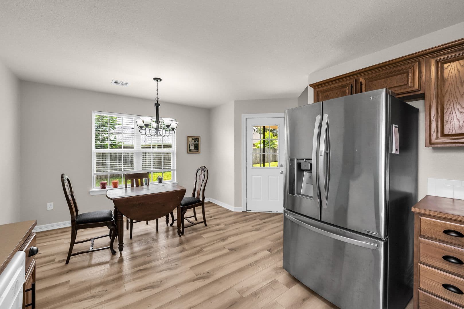 Centerton House: 511 Dewberry Lane