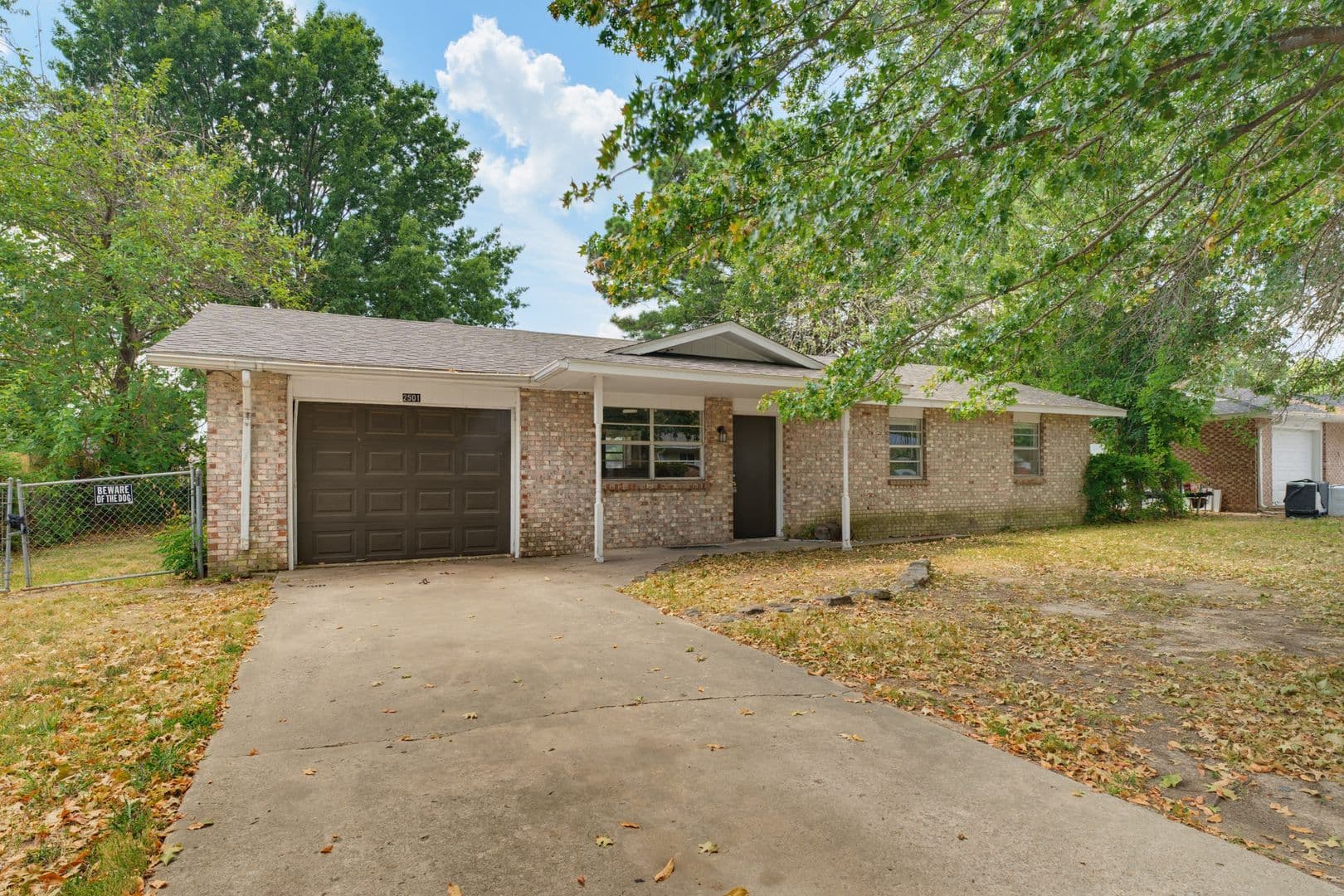 Springdale House: 2501 N Jill Circle