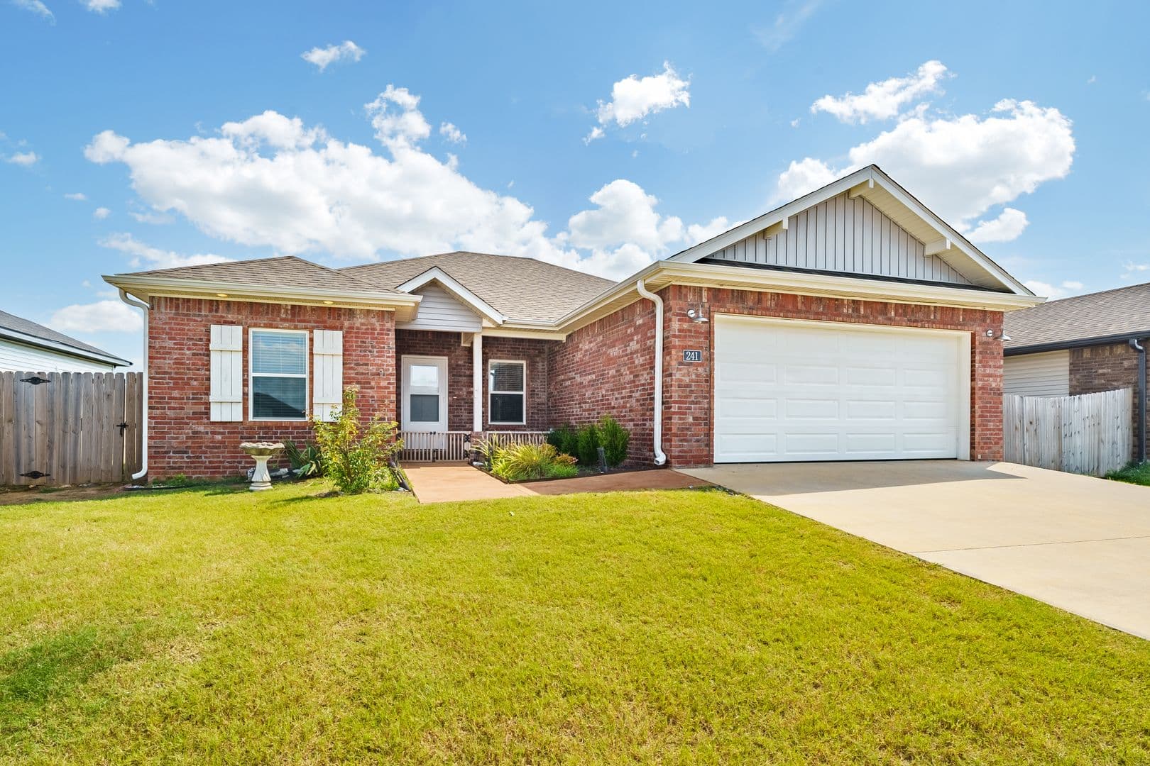 Centerton House: 241 Williams Court