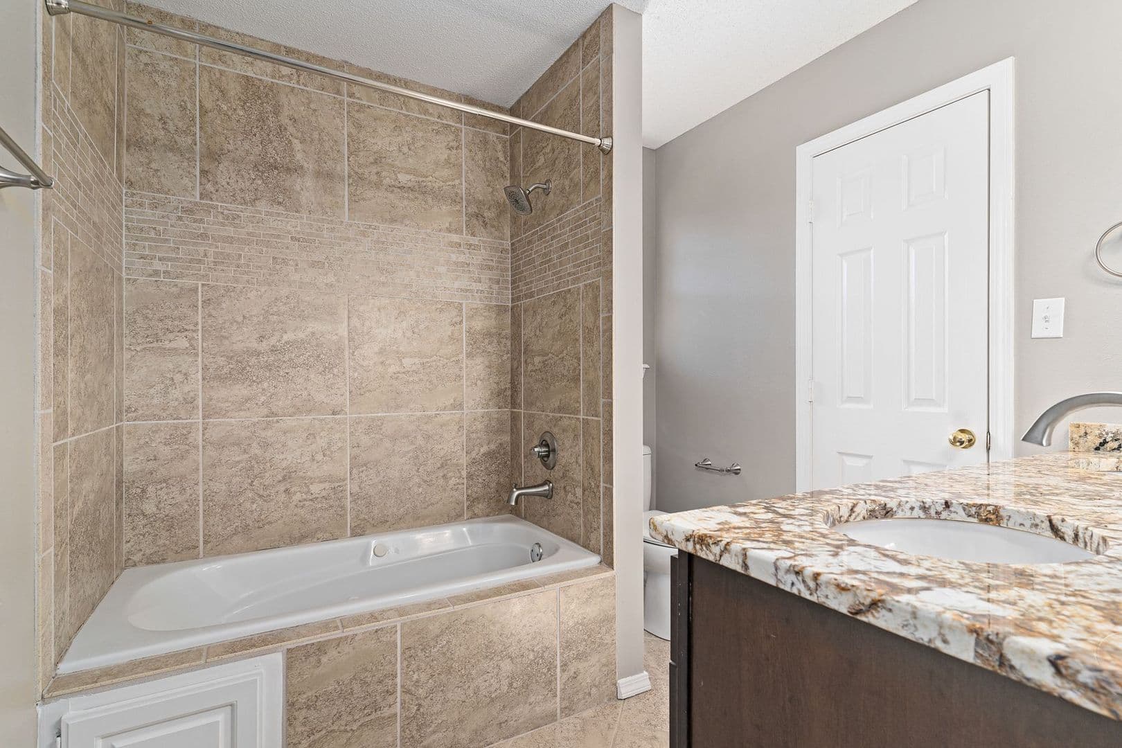 Fort Smith House: 5802 Park Valley Cir.