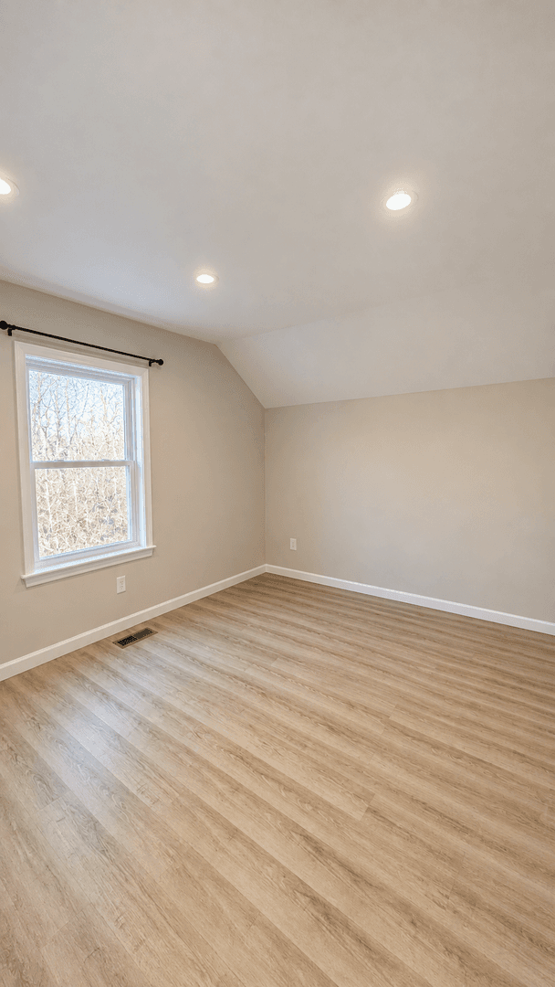 Bentonville House: 2504 Parkcrest Drive