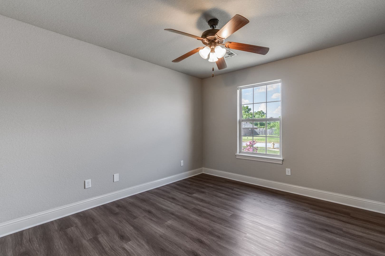 Bentonville House: 2703 SW Warberry Ave