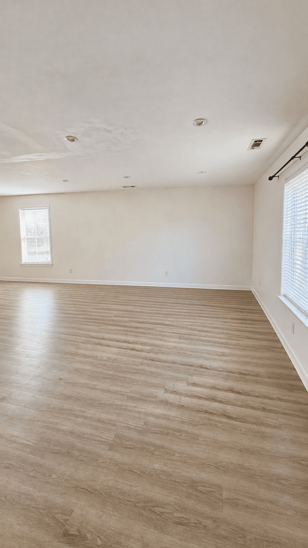 Bentonville House: 2504 Parkcrest Drive