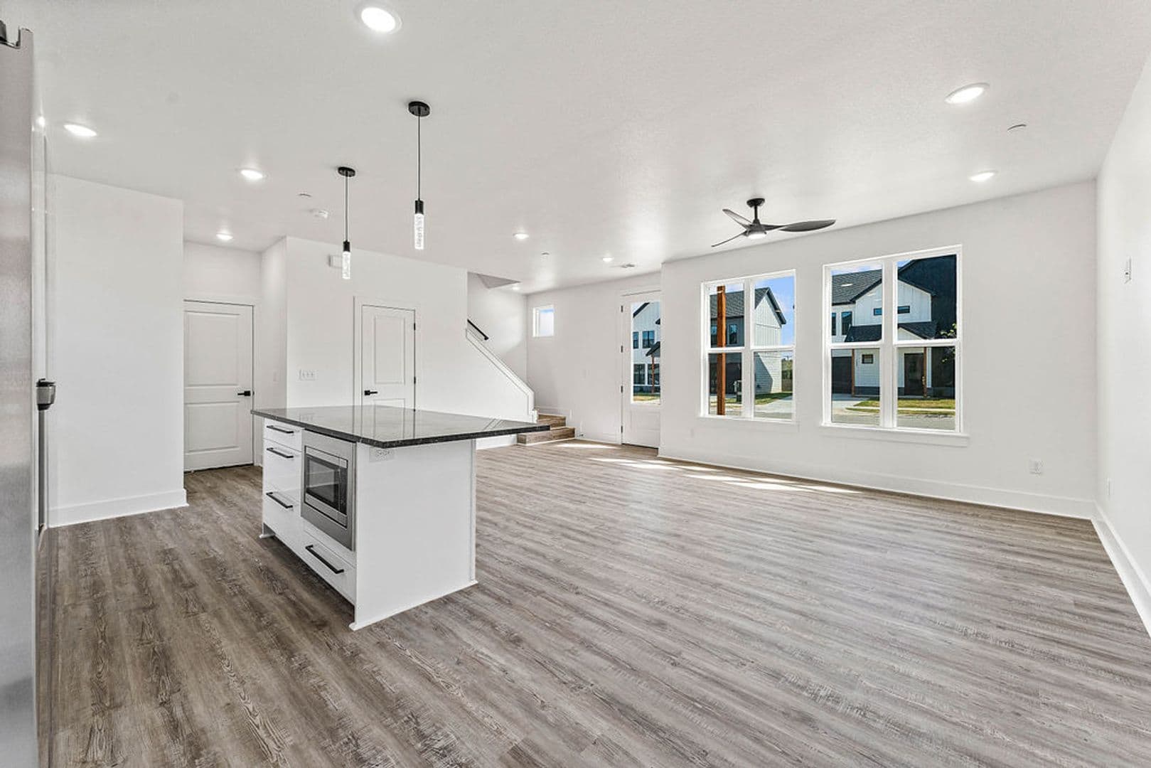Rogers House: 2600 W BERKELEY AVE