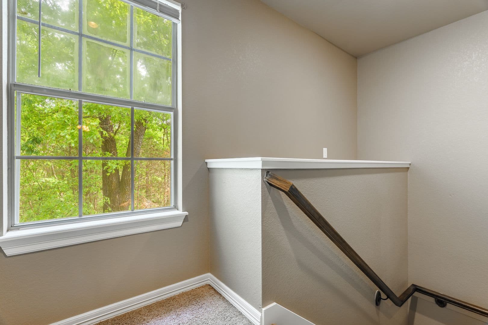 Fayetteville House: 56 S. Woodsprings Drive
