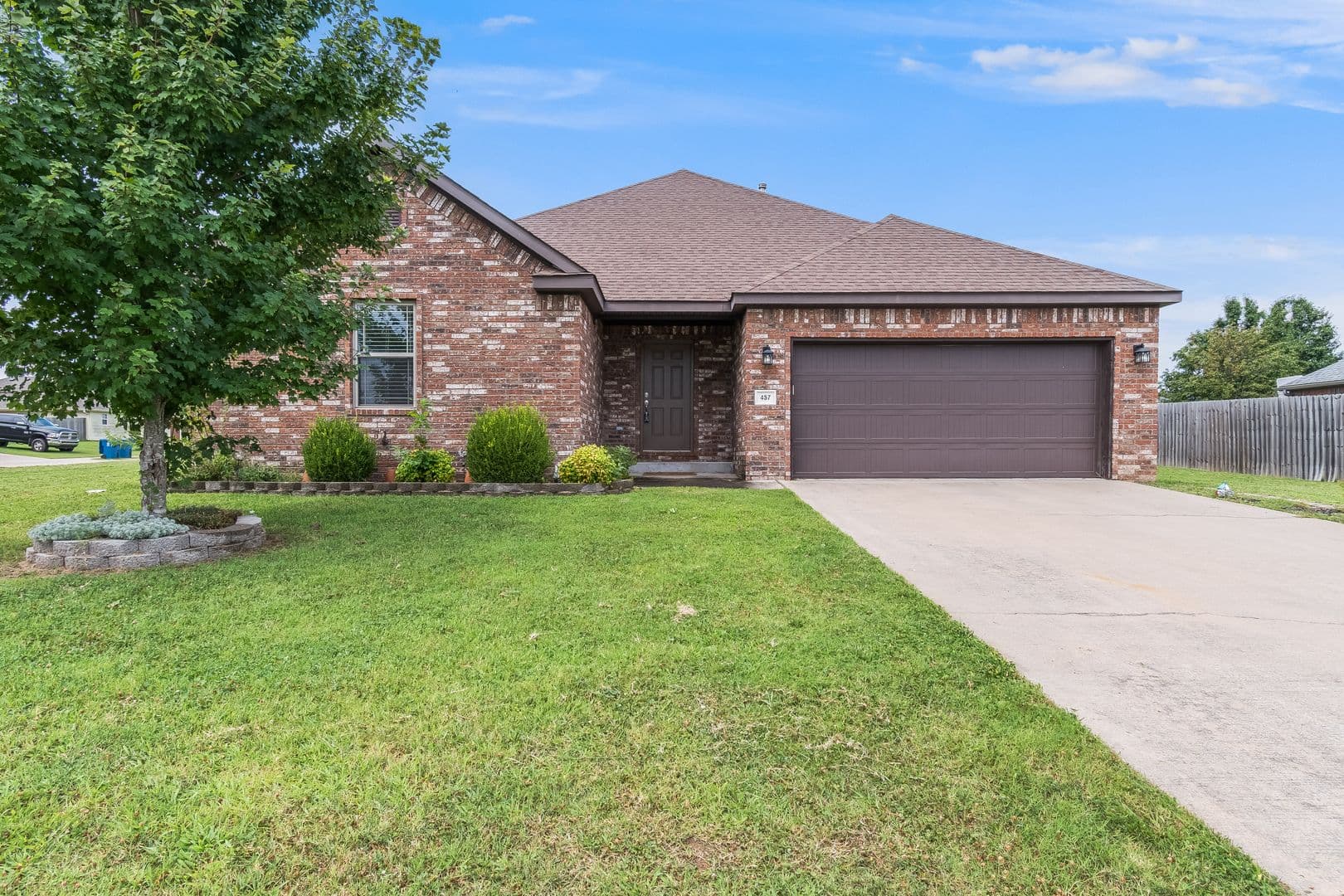 Pea Ridge House: 457 Harper Drive