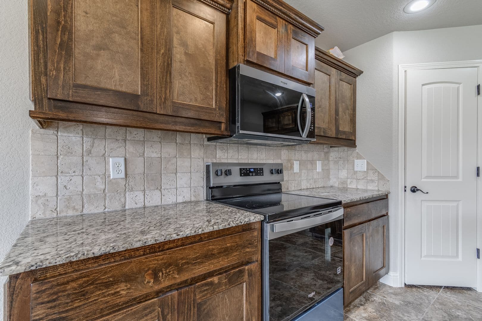 Bentonville House: 2703 SW Warberry Ave