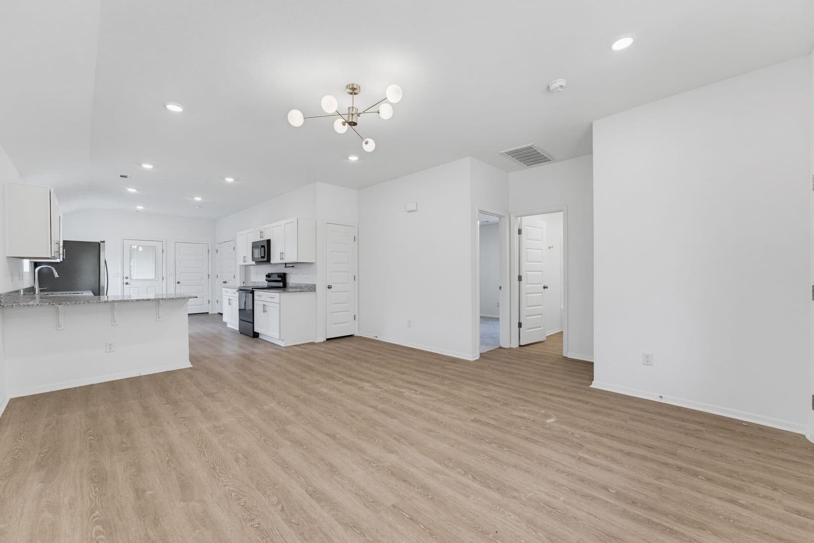 Fayetteville House: 3258 S Bayou Alley