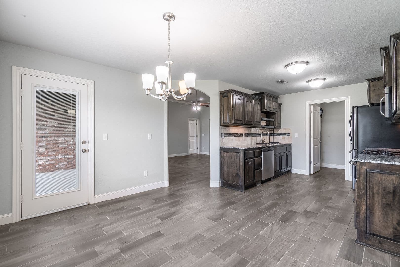 Pea Ridge House: 457 Harper Drive