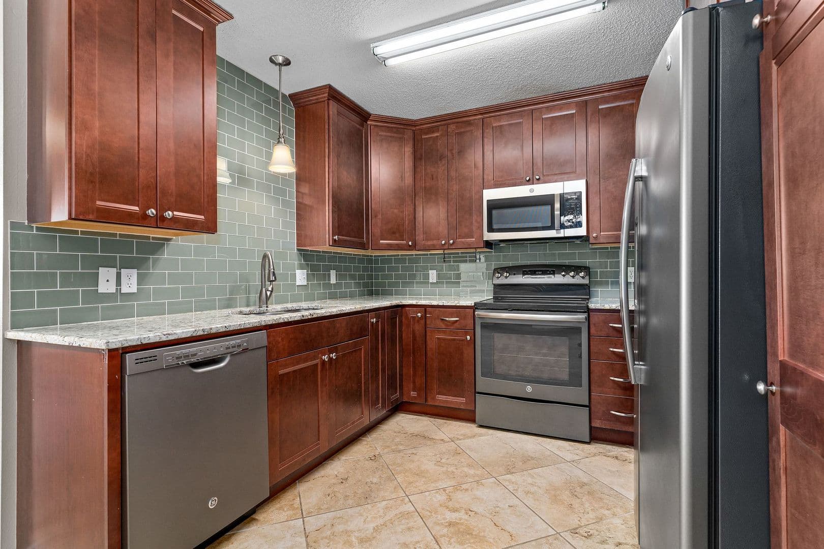 Fort Smith House: 5802 Park Valley Cir.