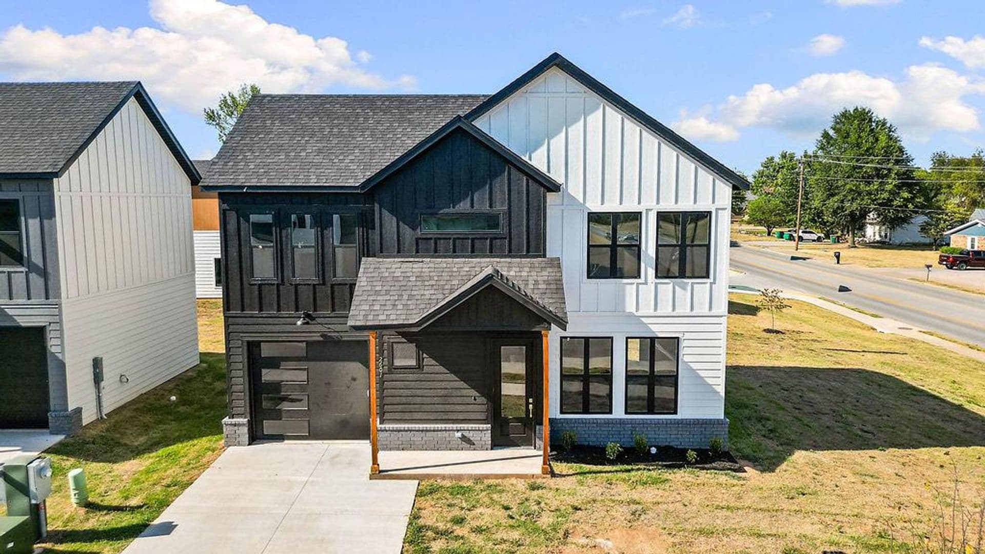 Rogers House: 2603 W BERKELEY AVE