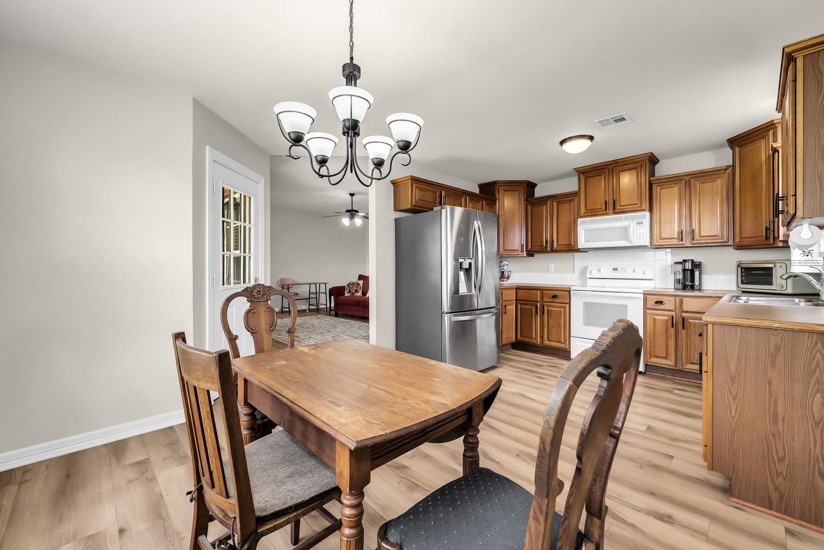 Centerton House: 511 Dewberry Lane