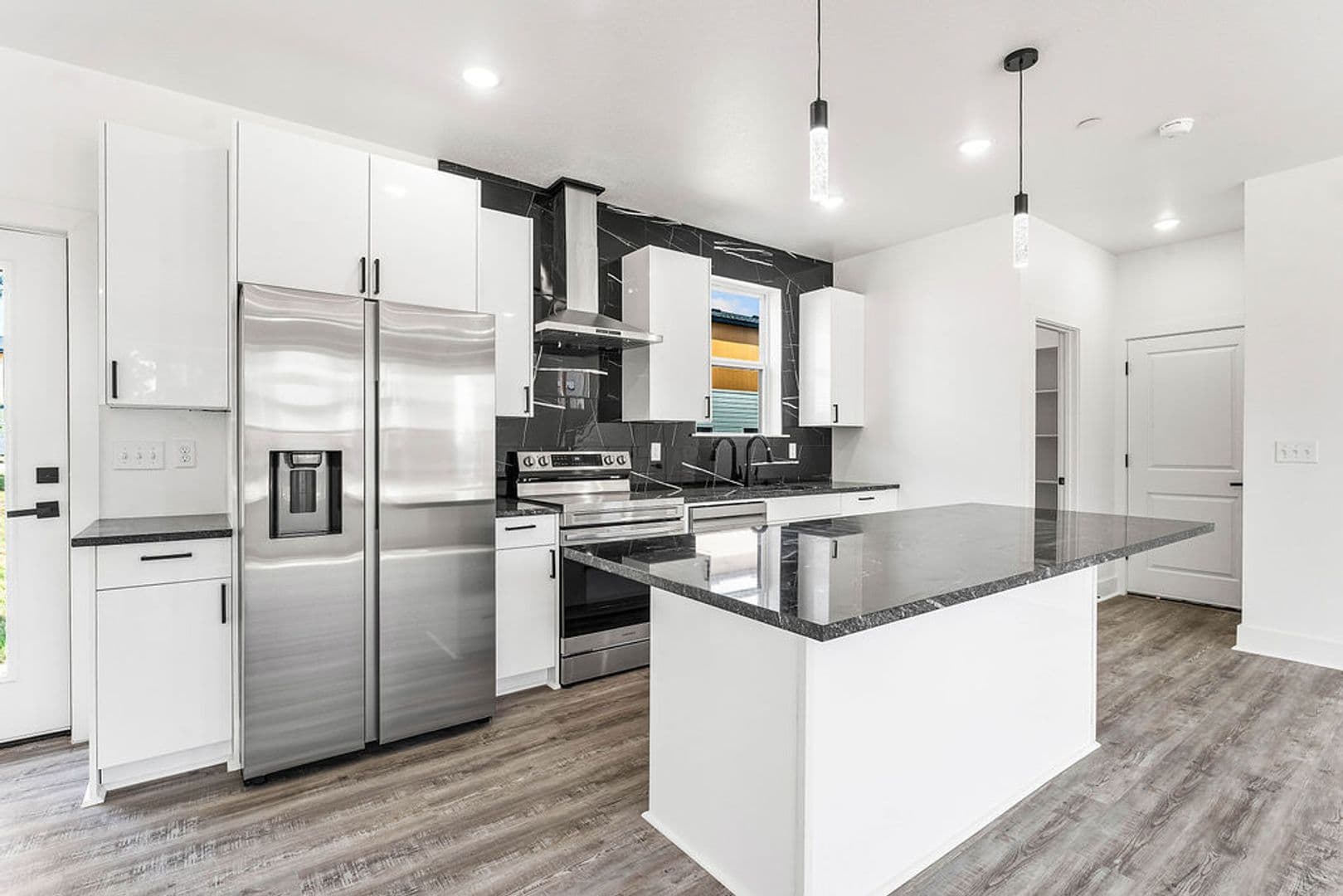 Rogers House: 2602 W BERKELEY AVE