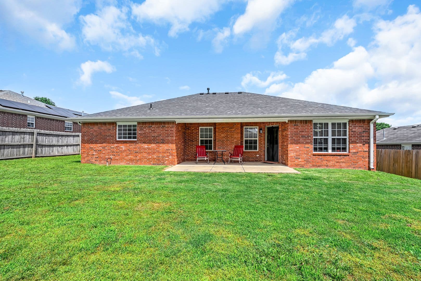 Centerton House: 511 Dewberry Lane