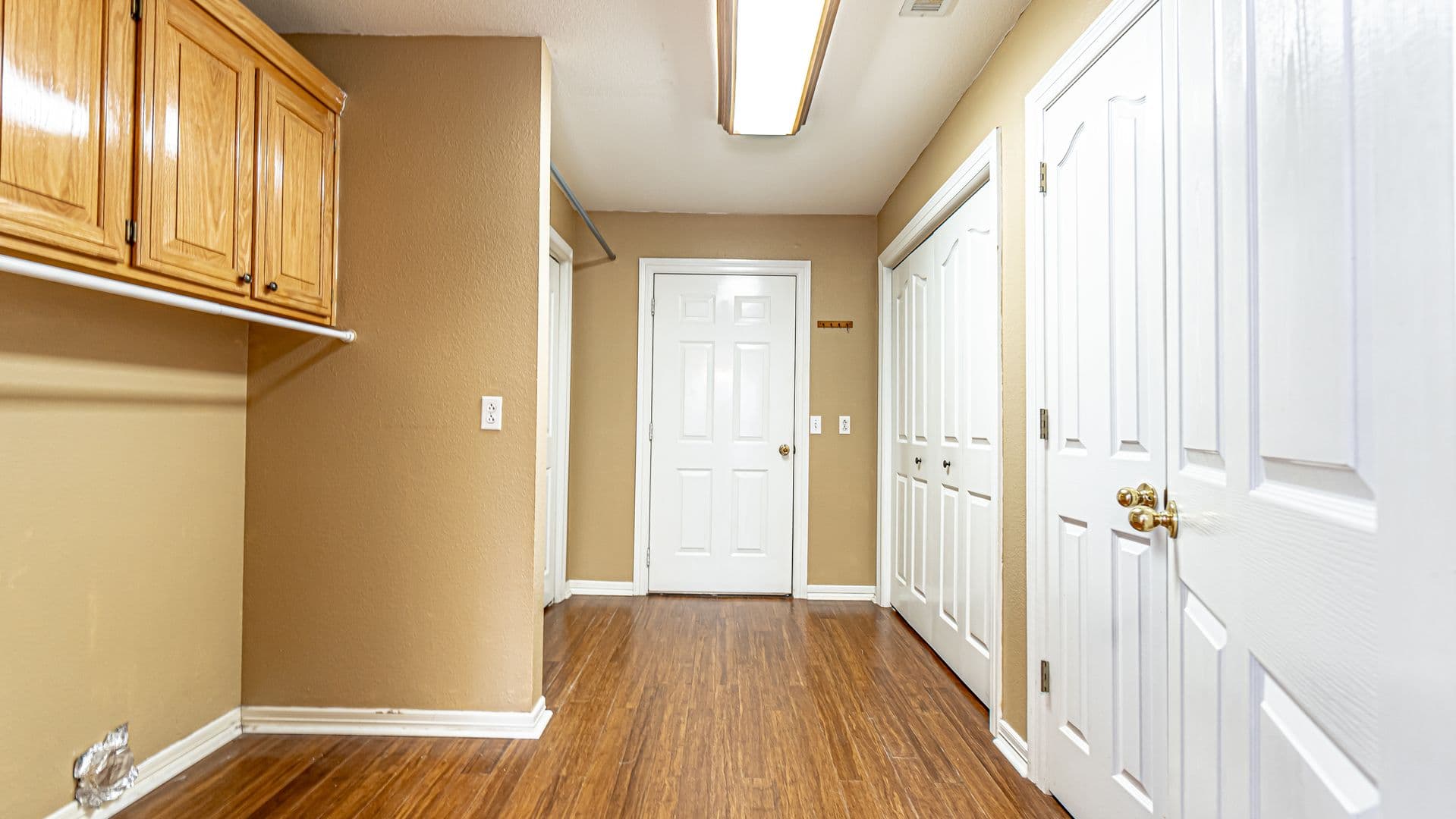 Fayetteville House: 5667 E Country Ridge Drive