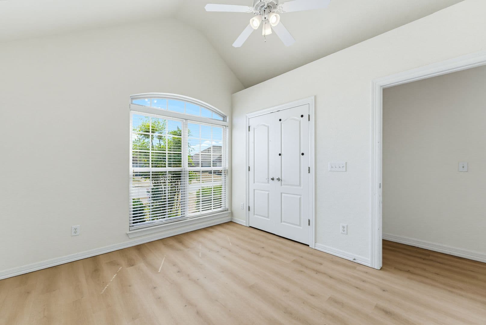 Springdale House: 2034 willow ridge ave