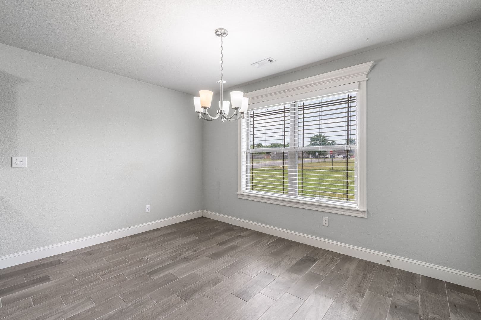 Pea Ridge House: 457 Harper Drive