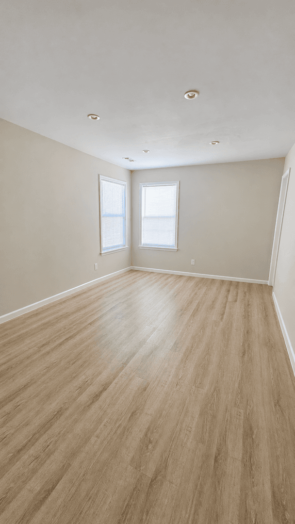 Bentonville House: 2504 Parkcrest Drive