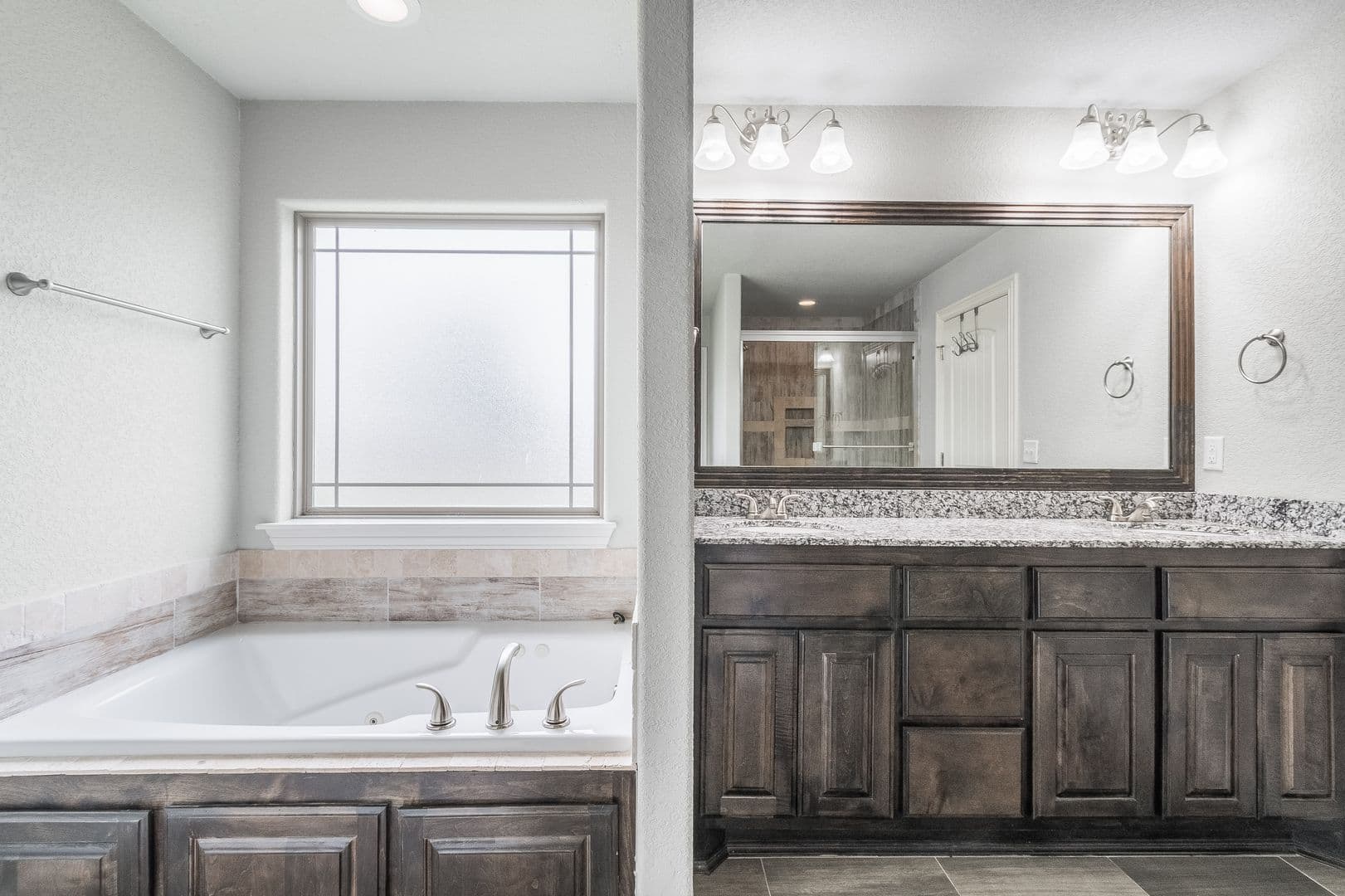 Pea Ridge House: 457 Harper Drive