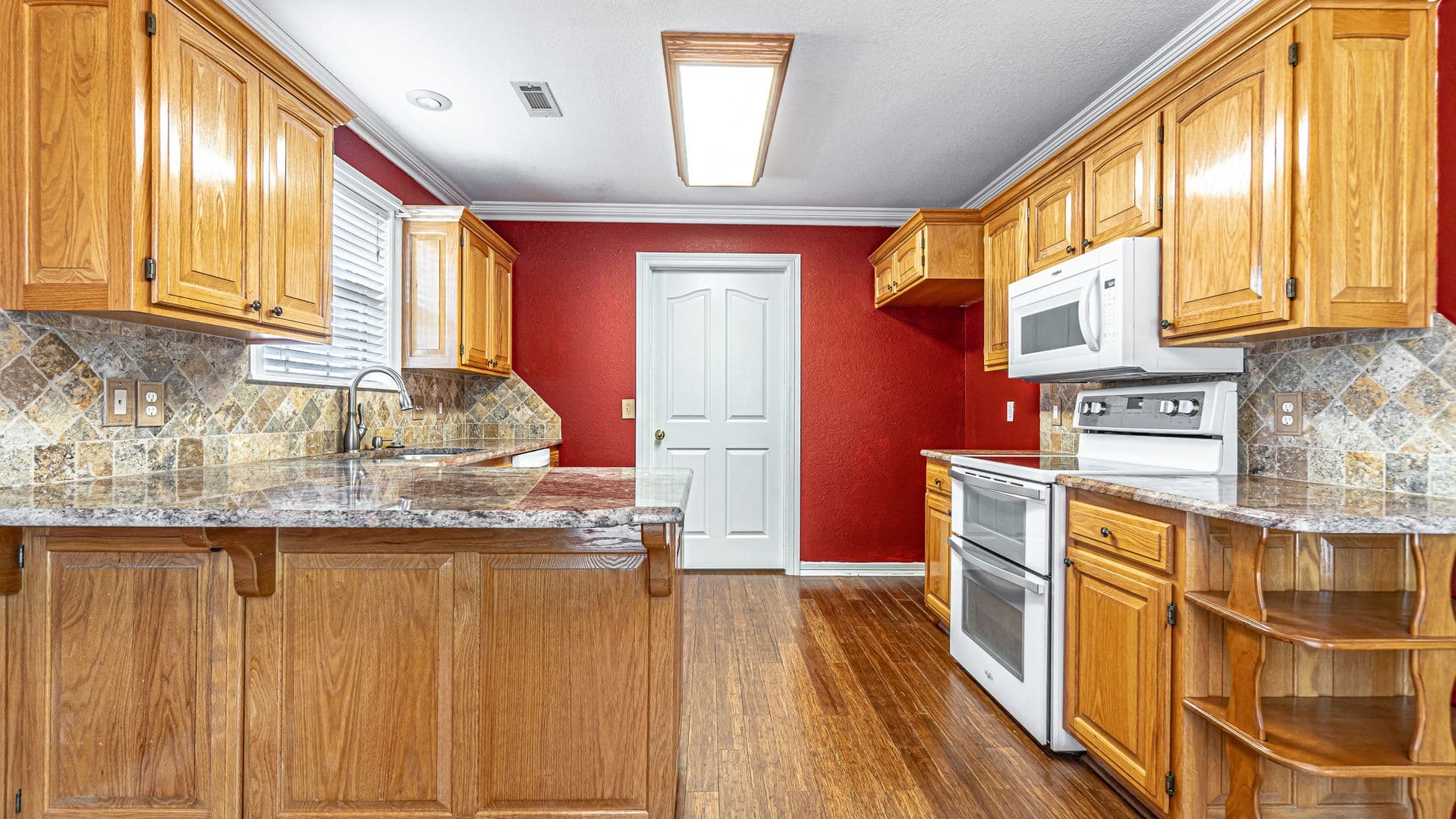 Fayetteville House: 5667 E Country Ridge Drive