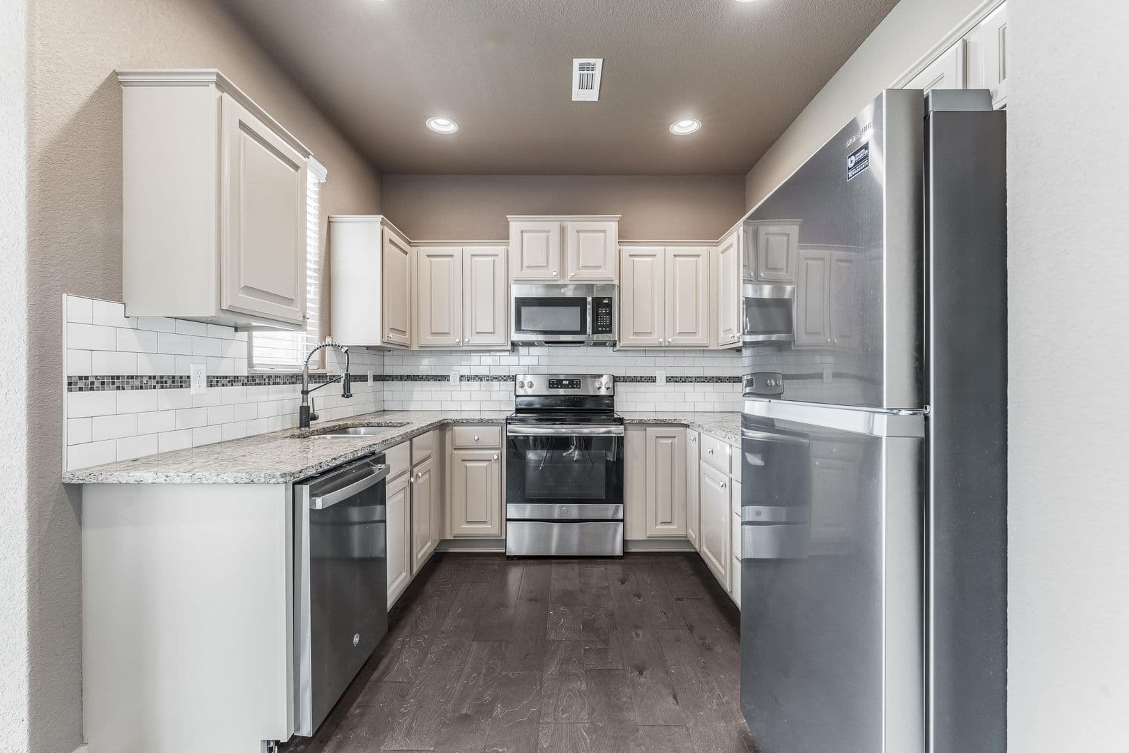 Bentonville House: 3814 SW Peachwood Drive