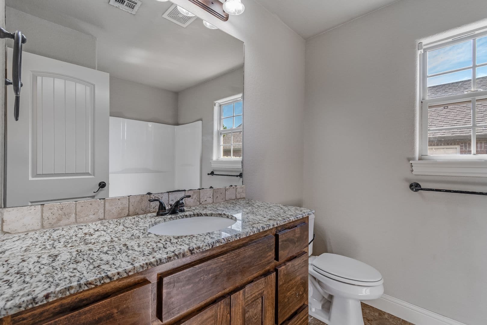Bentonville House: 2703 SW Warberry Ave