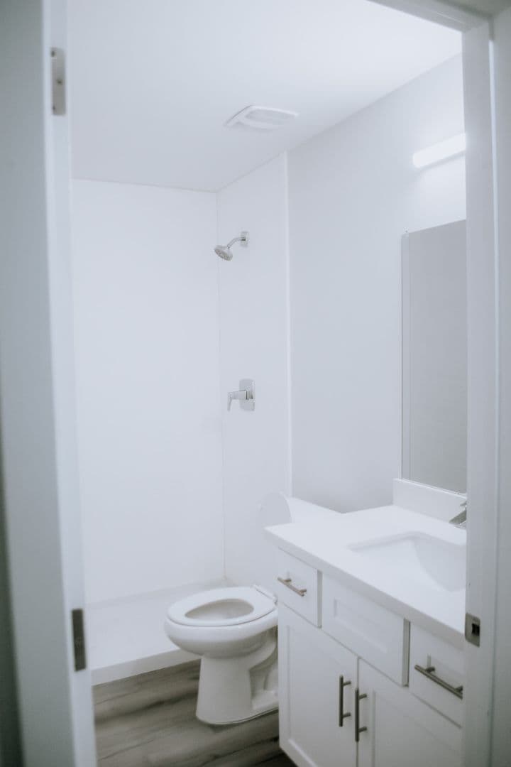 Phoenix Apartment: 13230 N 22nd St