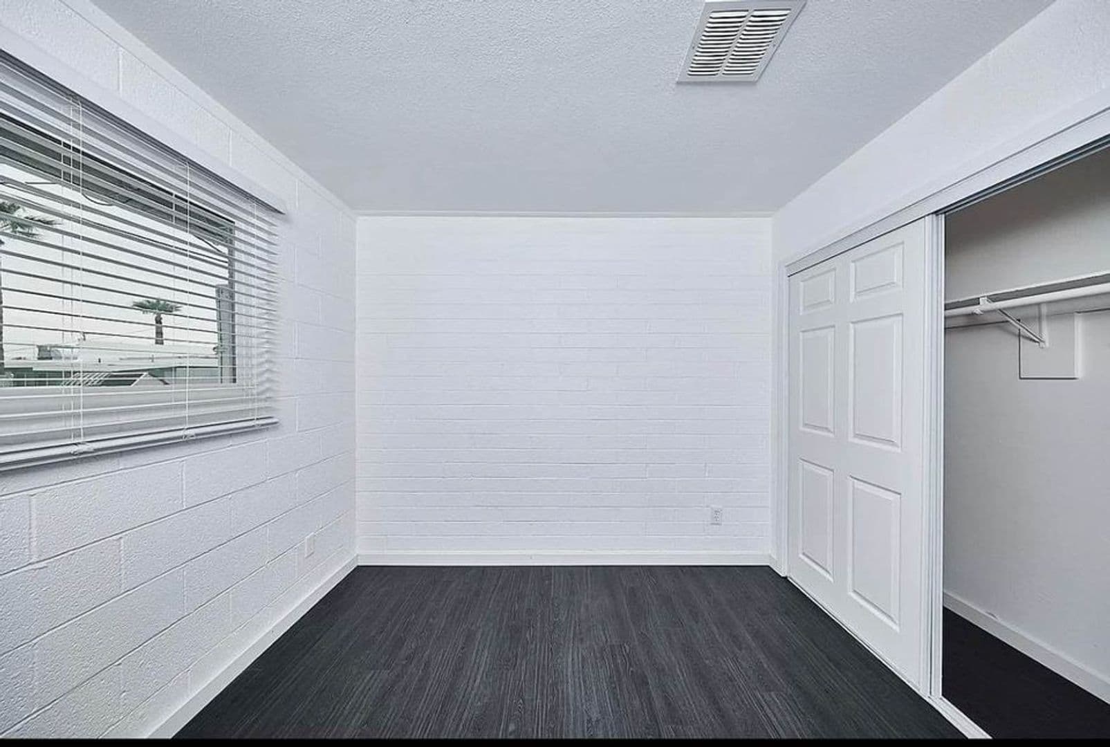 Phoenix Apartment: 4041 East Belleview Street