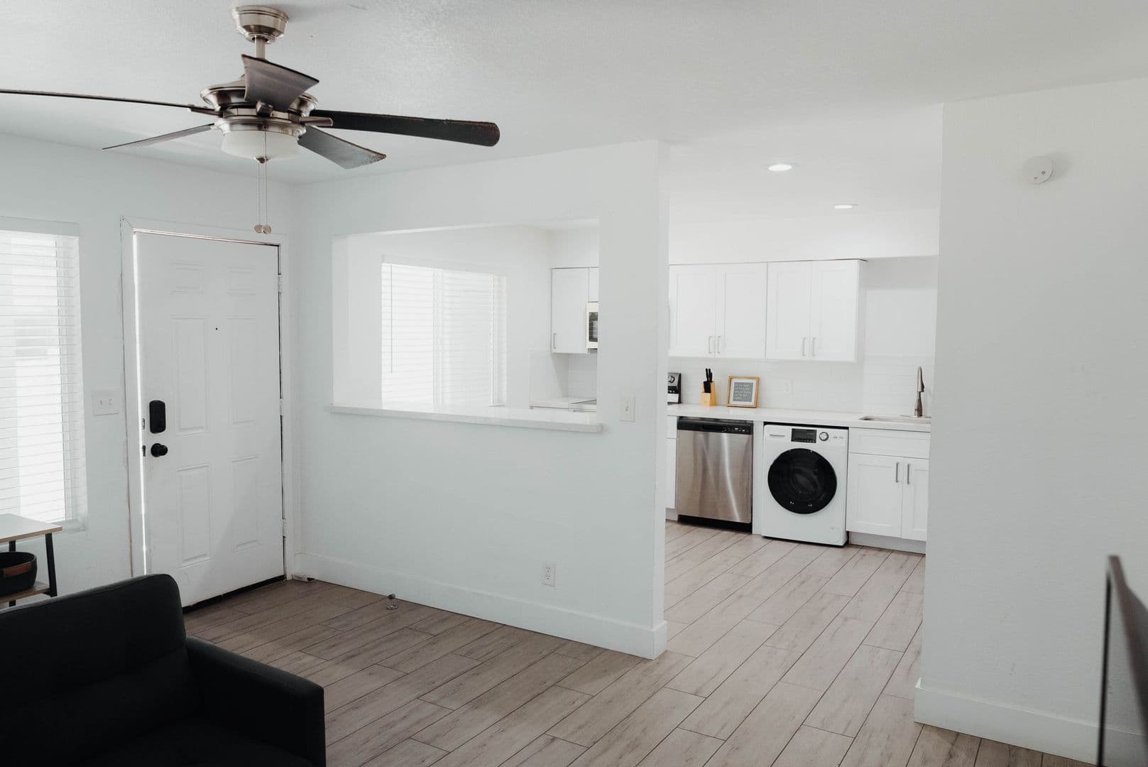 Phoenix Apartment: 1710 N 31st St