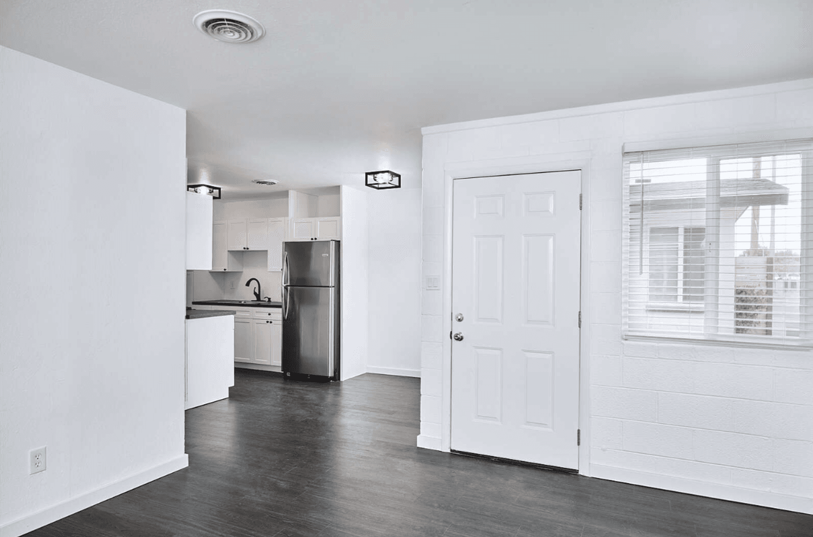 Phoenix Apartment: 4041 East Belleview Street