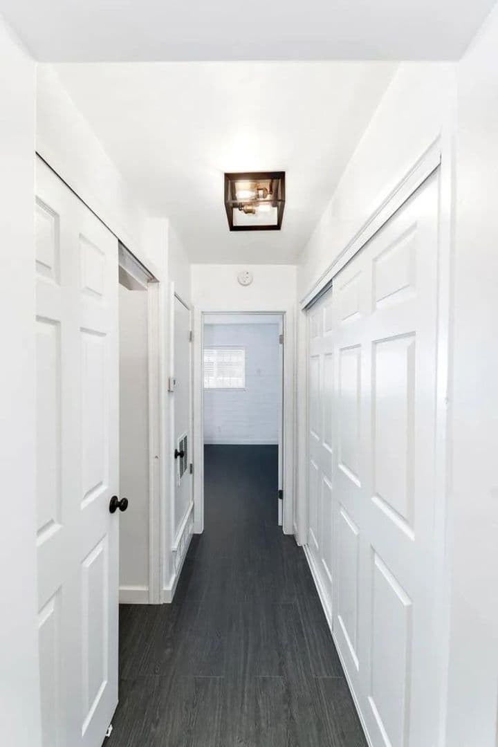 Phoenix Apartment: 4041 East Belleview Street