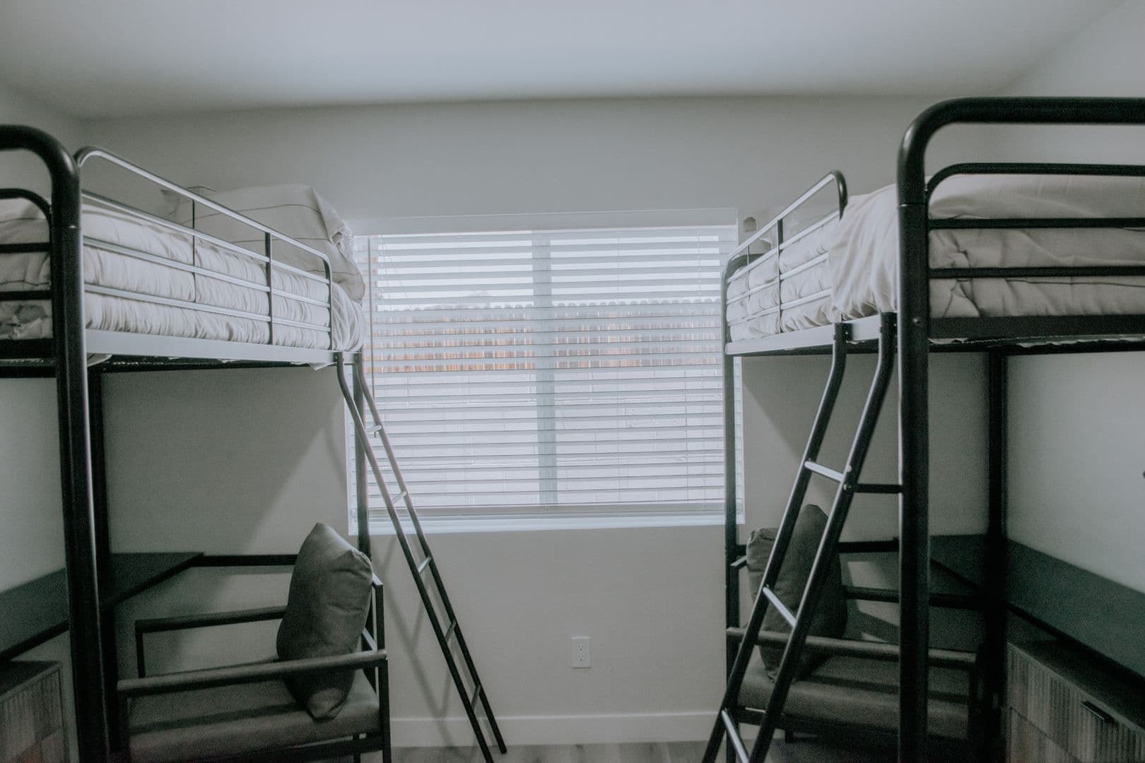 Phoenix Apartment: 13230 N 22nd St