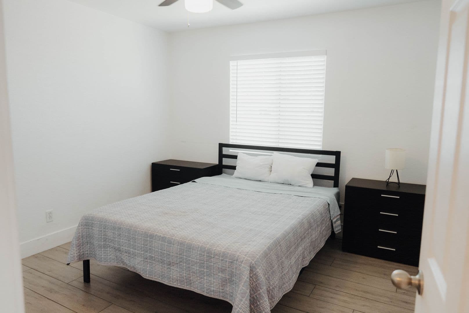 Phoenix Apartment: 1710 N 31st St