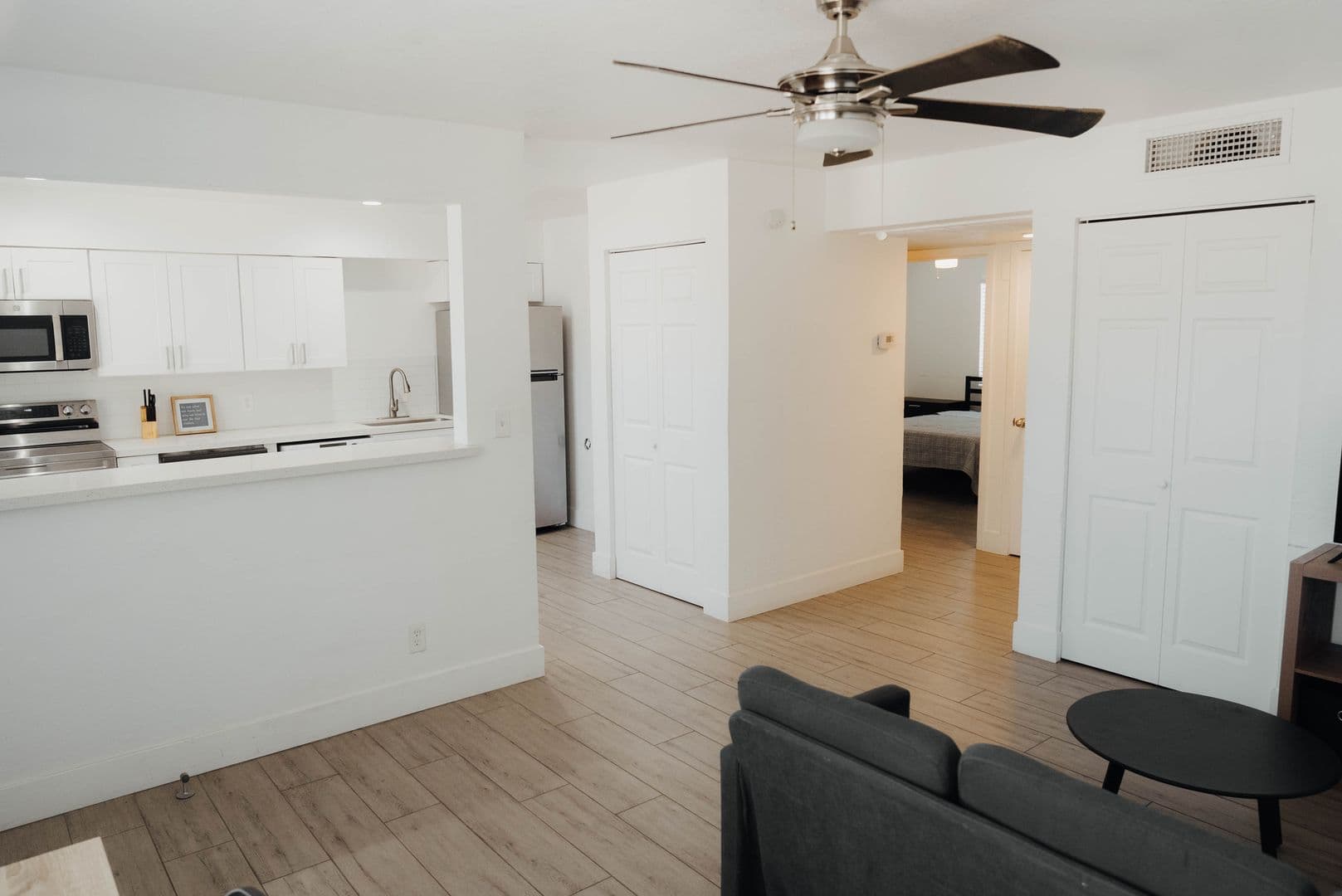 Phoenix Apartment: 1710 N 31st St