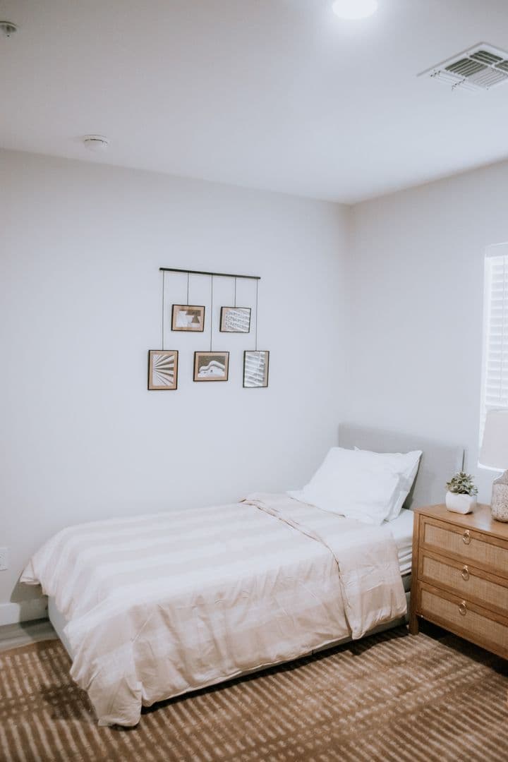 Phoenix Apartment: 13230 N 22nd St