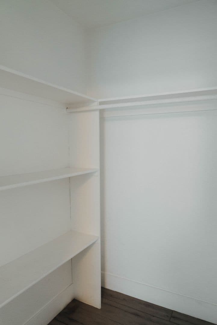 Phoenix Apartment: 1710 N 31st St