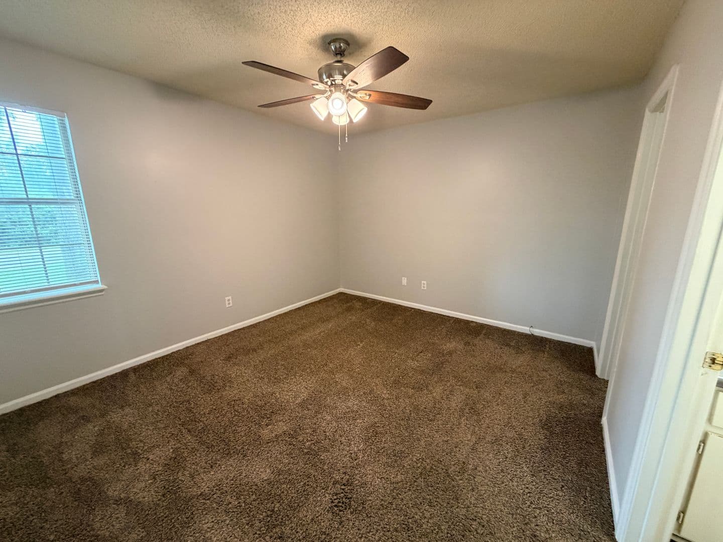 Hahira Apartment: 415 S. Hagan Bridge Rd. * - F11