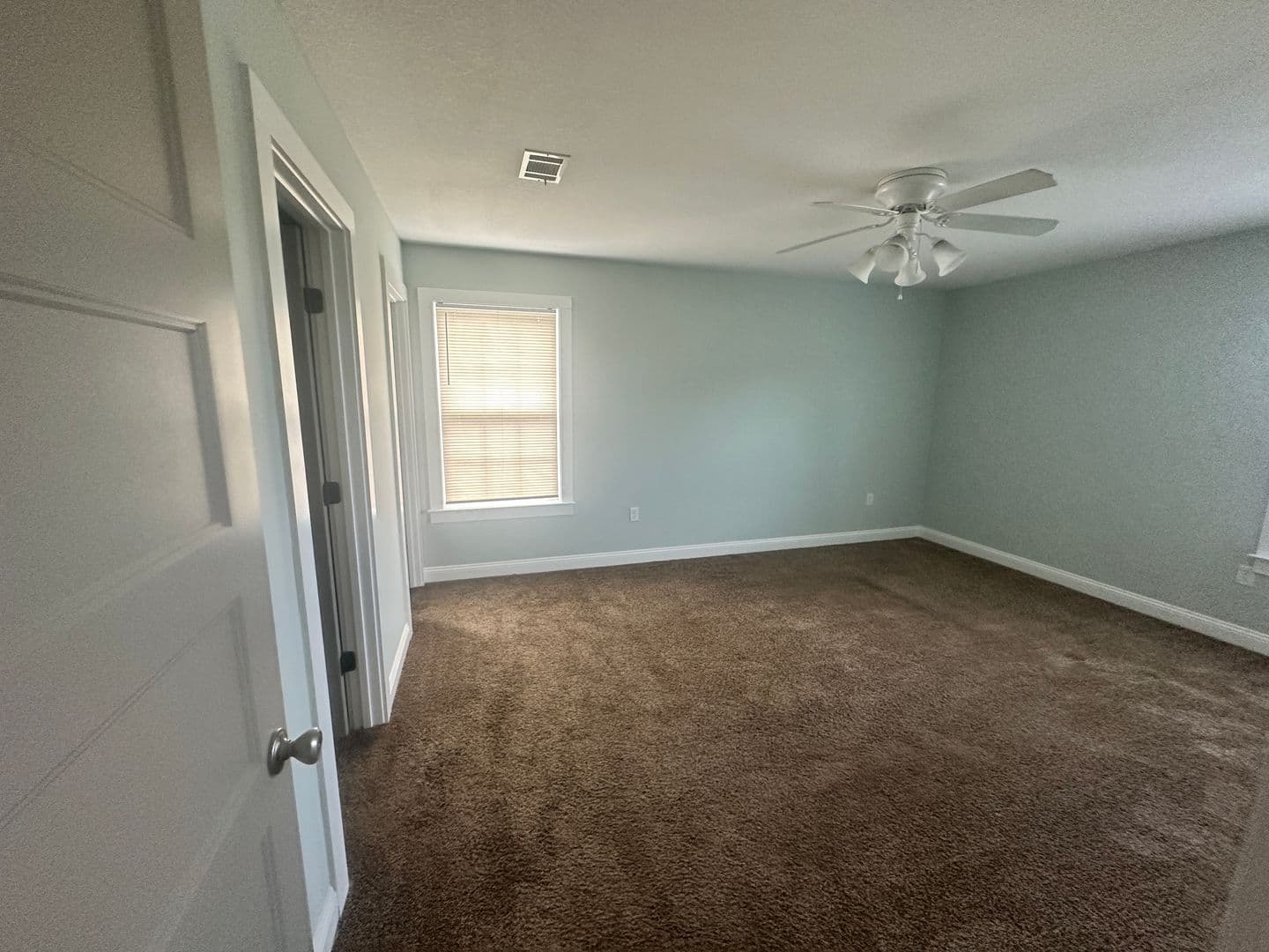Hahira Apartment: 440 W. Stanfill St. * - 938 - B3