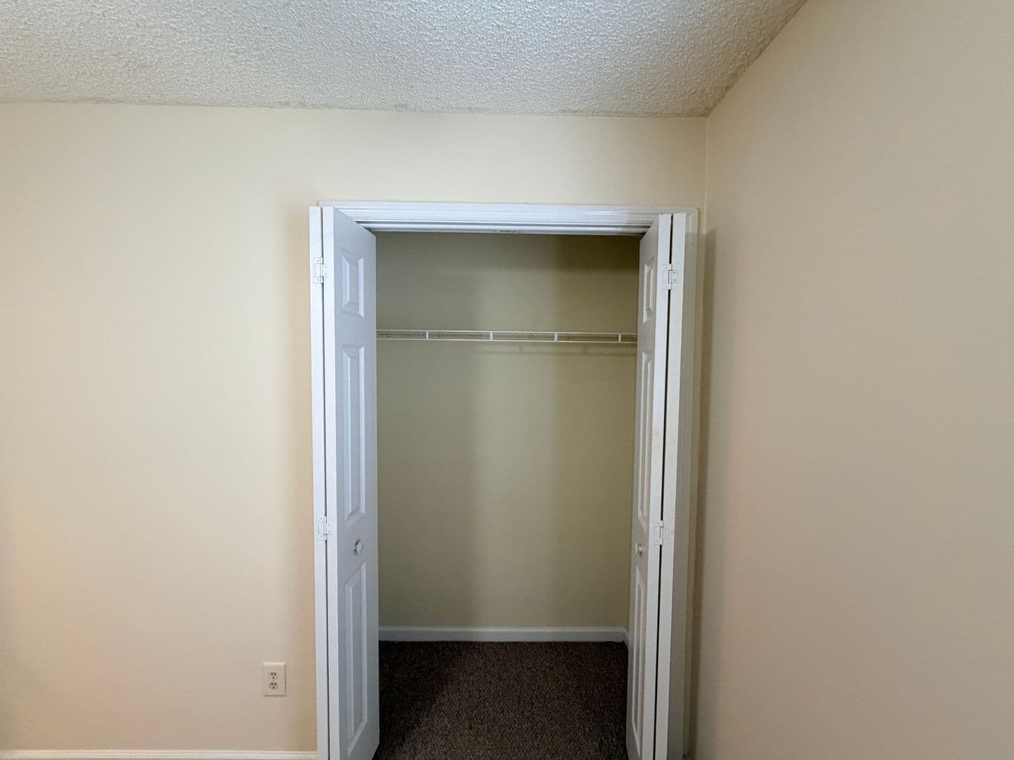 Valdosta House: 377 Pinedale Cir*