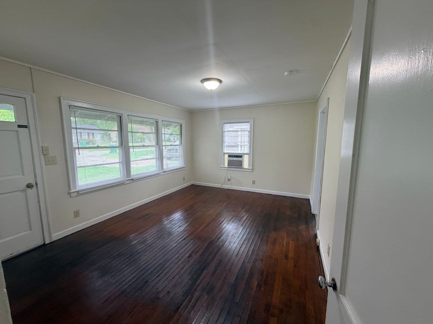 Valdosta House: 1701 N Troup Street*