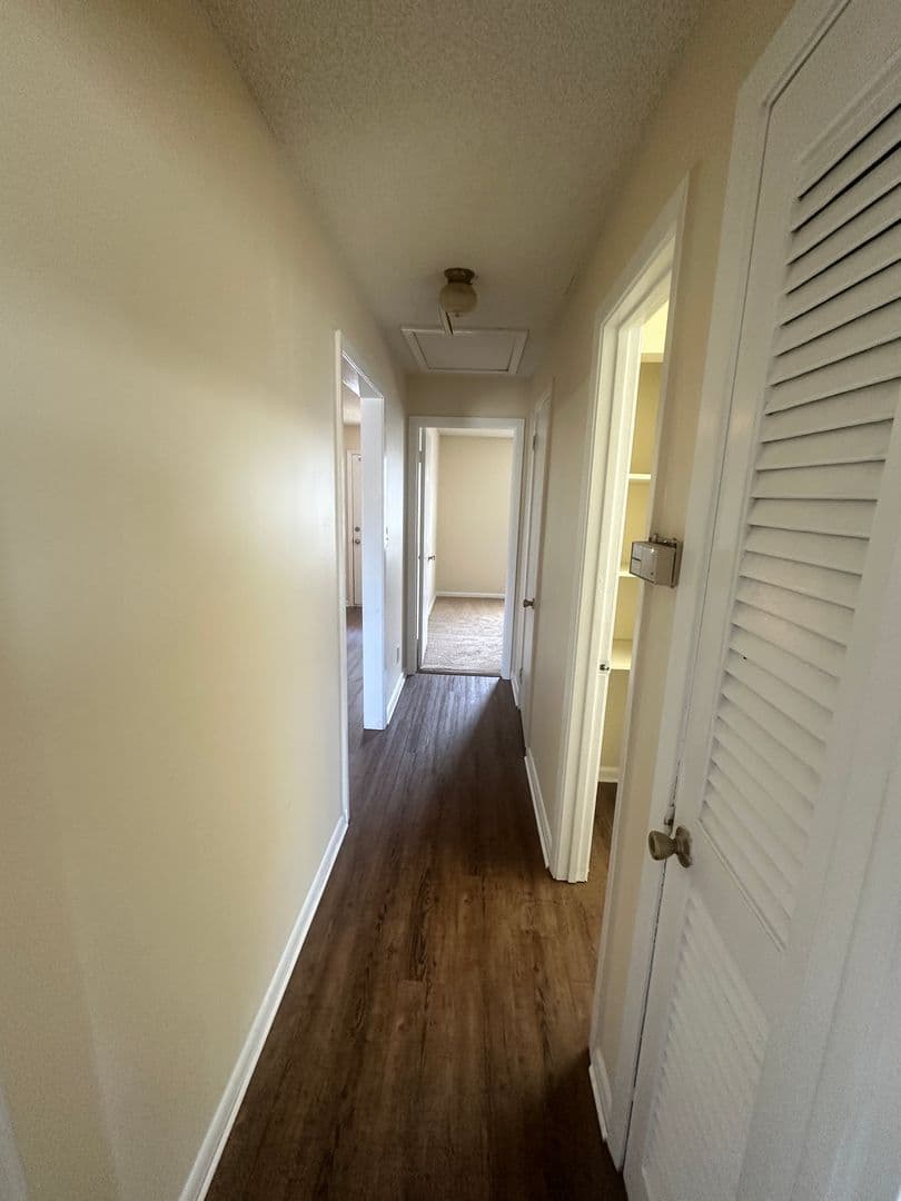 Remerton Apartment: 1603 Victory St
