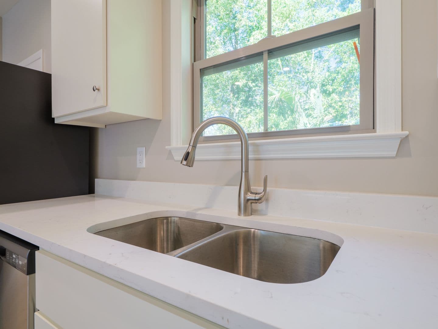 Sparks Apartment: 203 S. Goodman St*