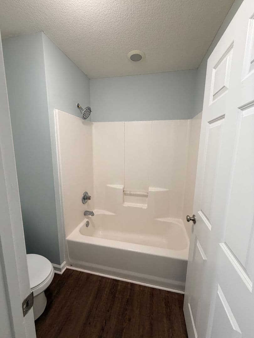 Hahira Apartment: 103 S. West St * - 934 - C