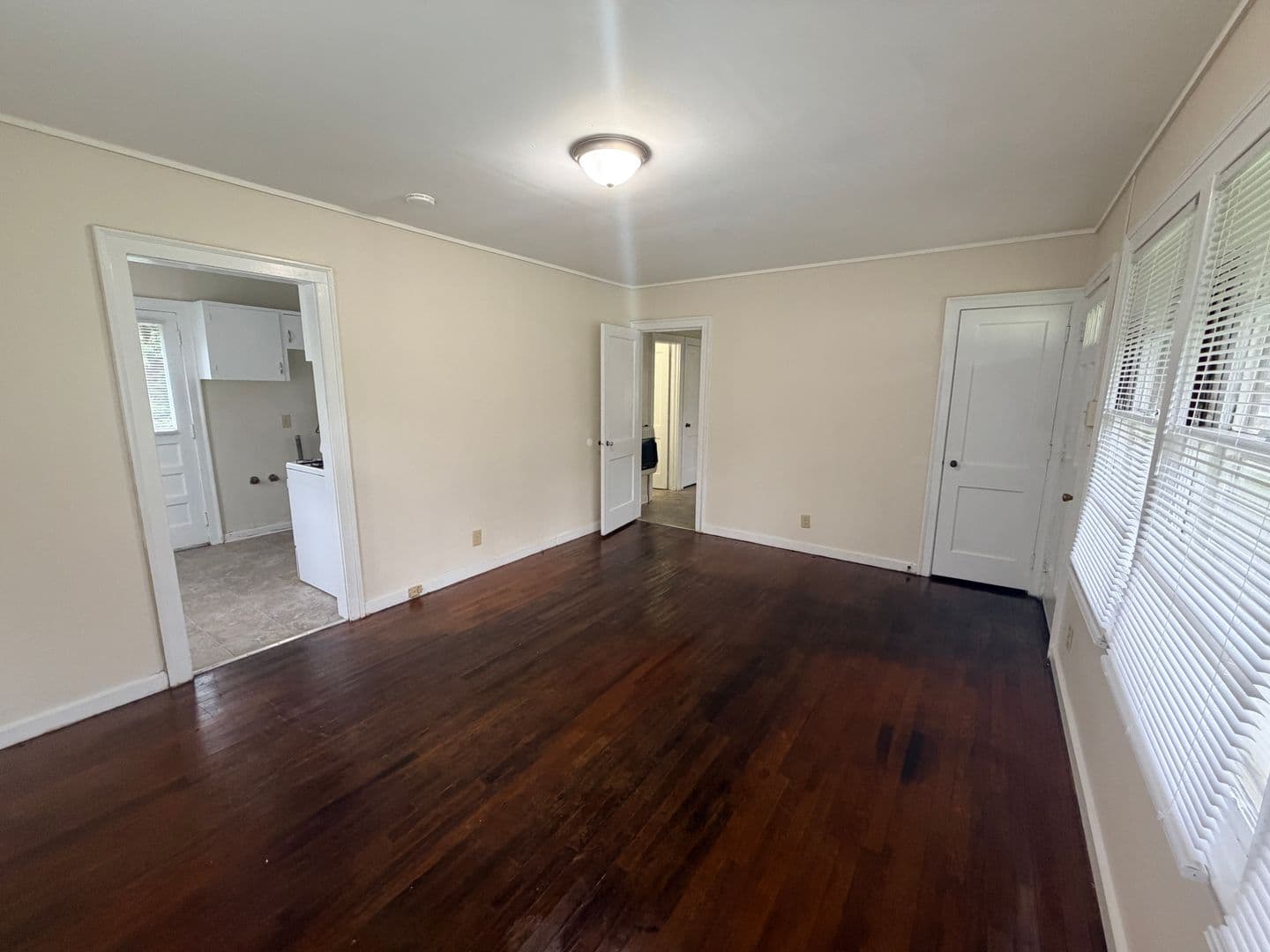 Valdosta House: 1701 N Troup Street*