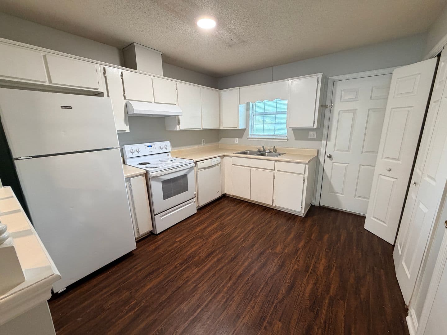 Hahira Apartment: 415 S. Hagan Bridge Rd. * - F11