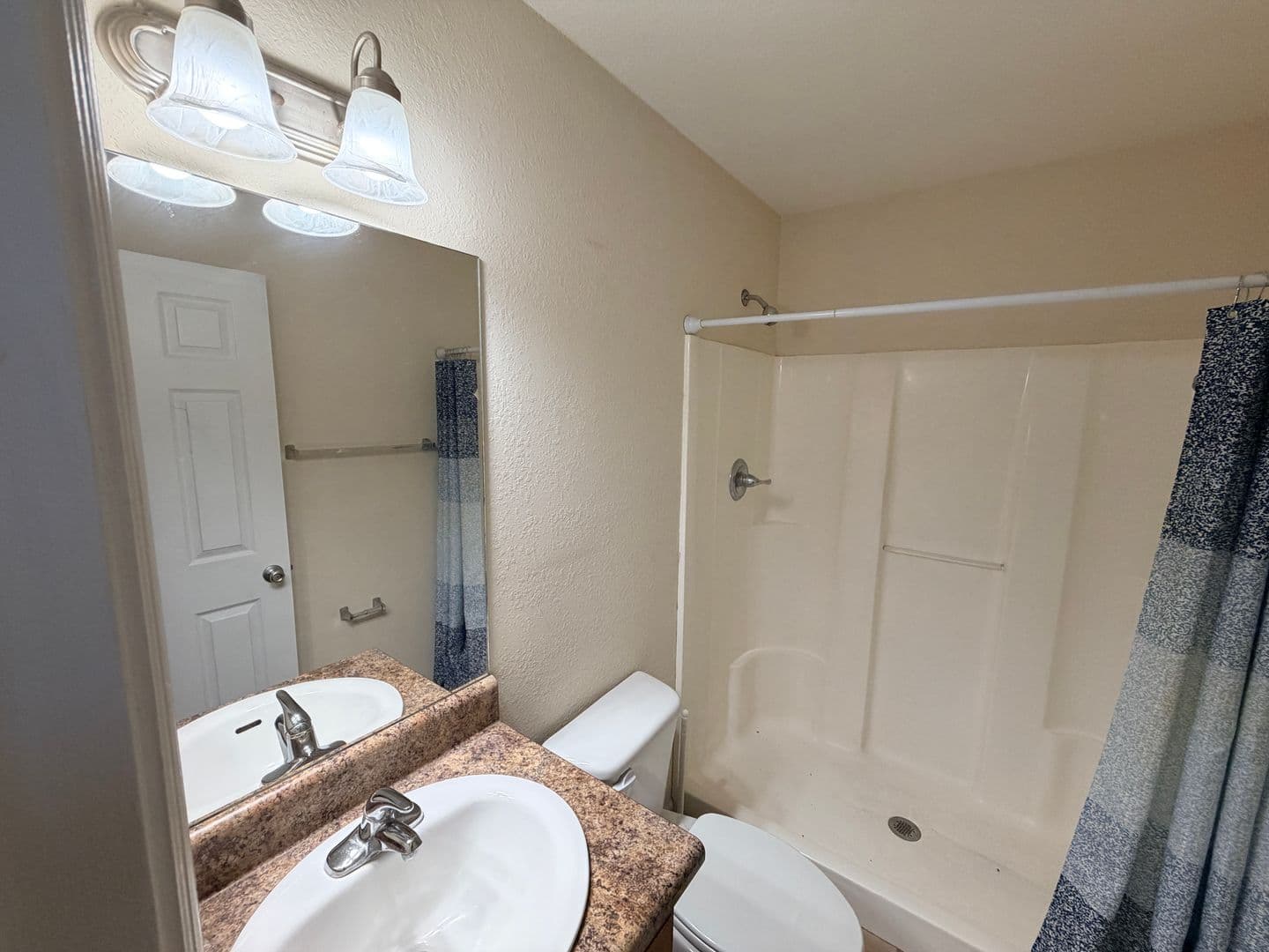 Valdosta Apartment: 1704 N Patterson St. * - #4