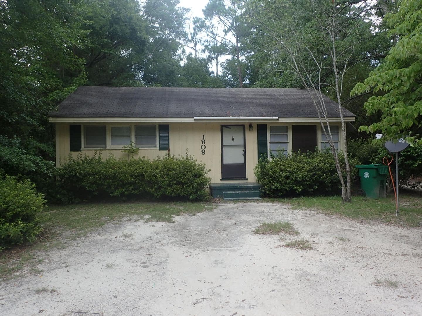 Valdosta House: 1808 Charlton St