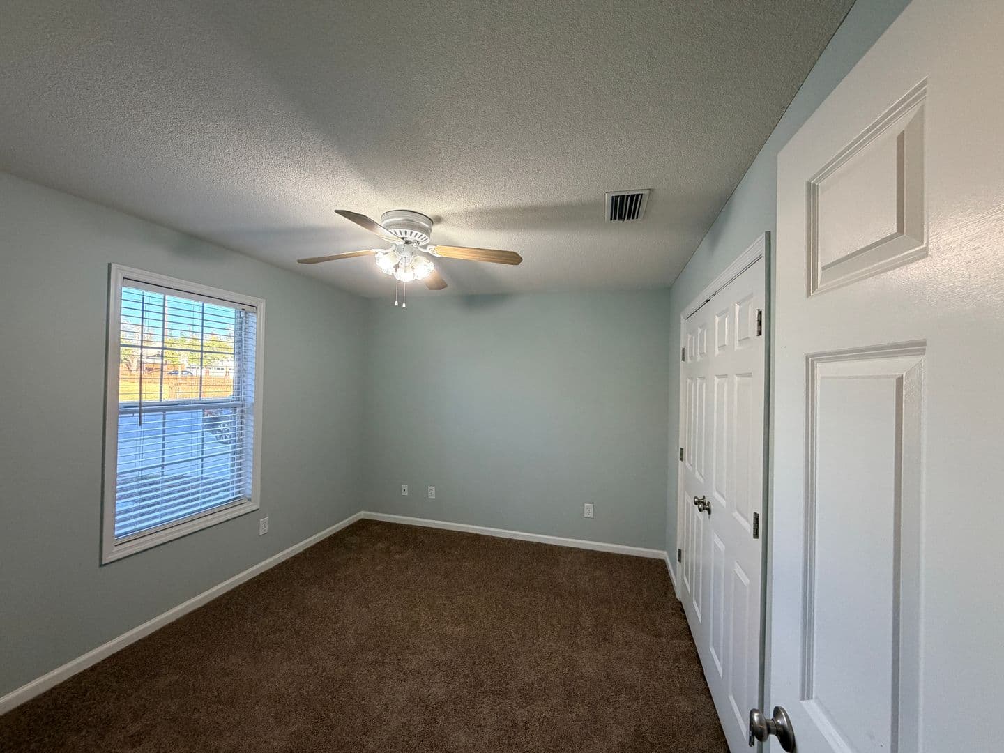 Hahira Apartment: 103 S. West St * - 934 - C